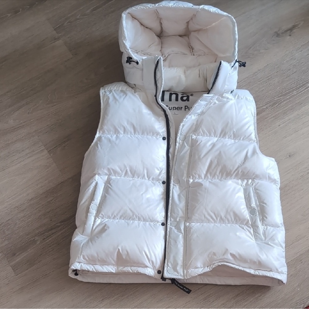 Aritzia TNA SuperPuff Vest White - Picture 7 of 7